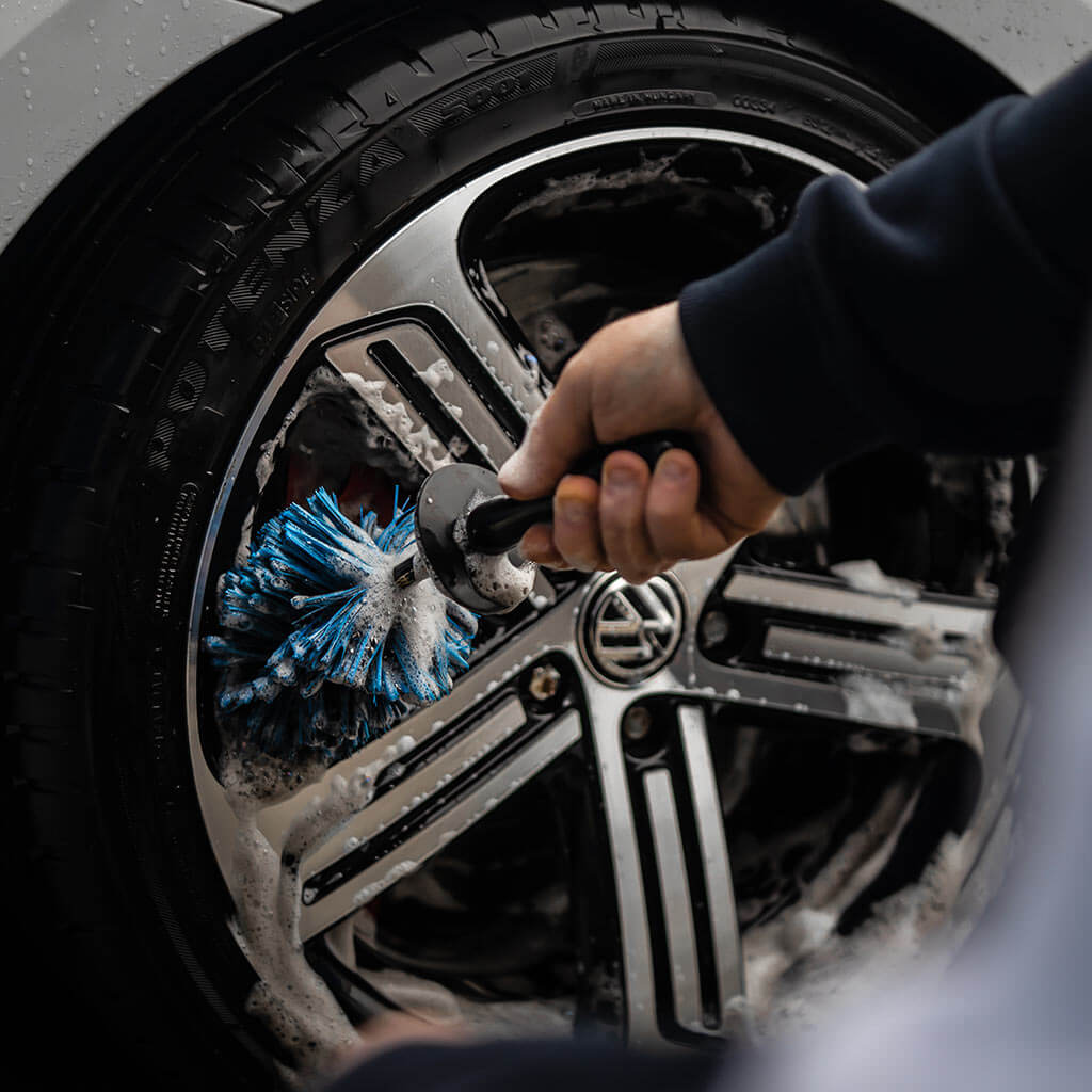 EZ Detail Wheel Brush - Image 4